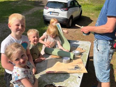 Sfo leder Torben Spejlborg og børn på den årlige lejrtur.